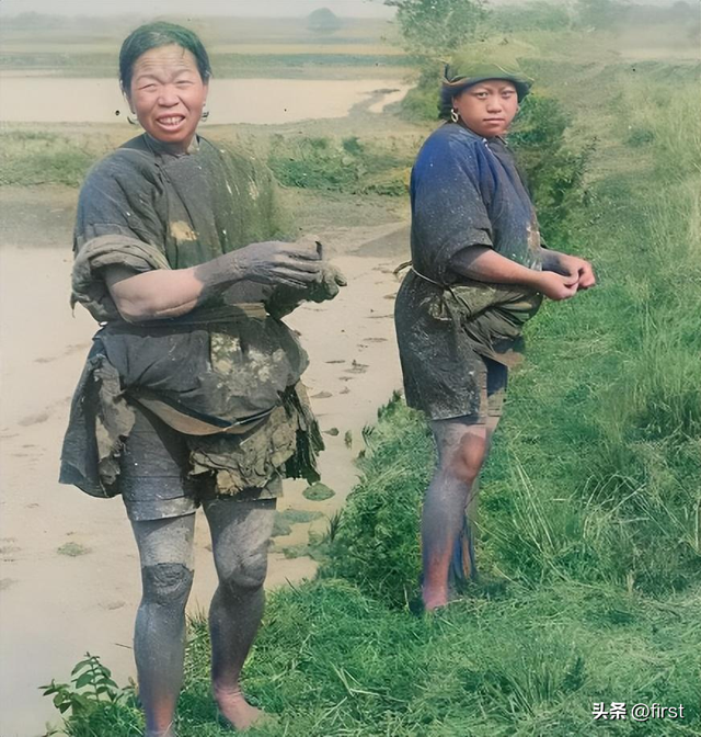 70年代罕见老照片，大爷偷看游泳女孩，上千年历史的黑猪肉