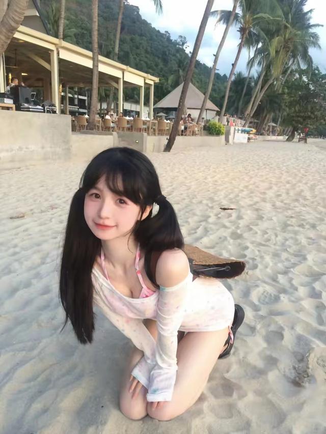 震撼曝光！这些比基尼美女写真告诉你什么是真正的完美身材！