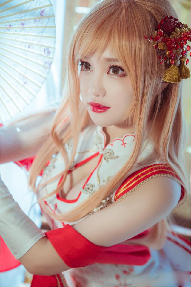 国人长相甜美的妹子COS旗袍装亚丝娜！质量很高的唯美COSPLAY作品