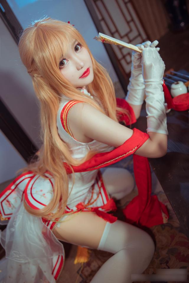 国人长相甜美的妹子COS旗袍装亚丝娜！质量很高的唯美COSPLAY作品