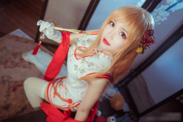 国人长相甜美的妹子COS旗袍装亚丝娜！质量很高的唯美COSPLAY作品