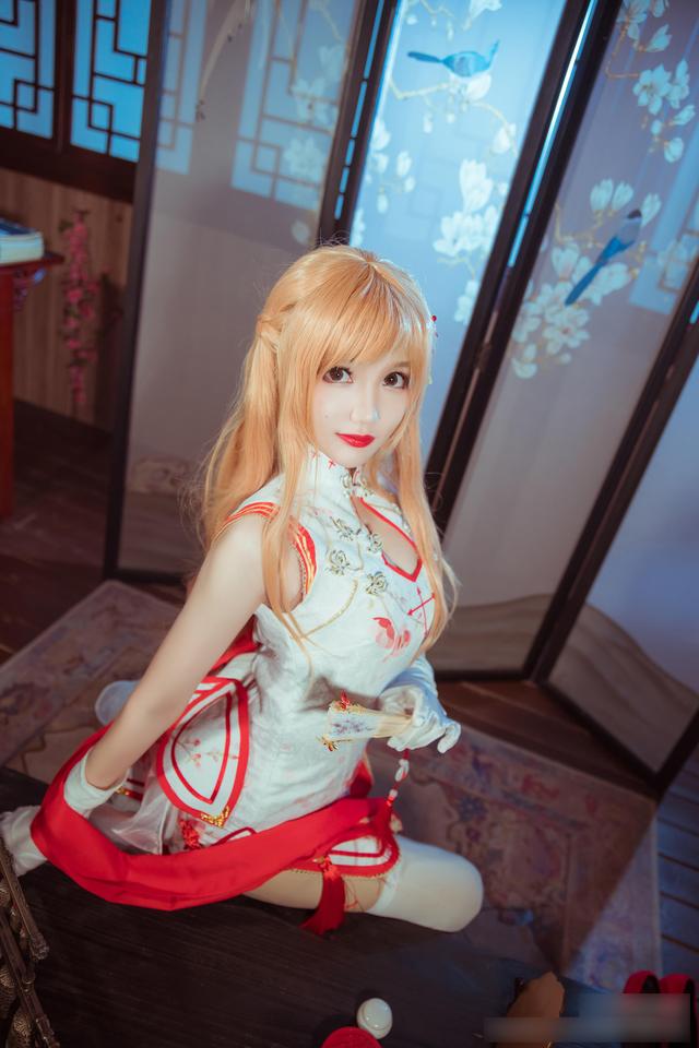 国人长相甜美的妹子COS旗袍装亚丝娜！质量很高的唯美COSPLAY作品