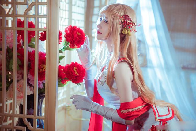 国人长相甜美的妹子COS旗袍装亚丝娜！质量很高的唯美COSPLAY作品