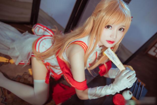 国人长相甜美的妹子COS旗袍装亚丝娜！质量很高的唯美COSPLAY作品