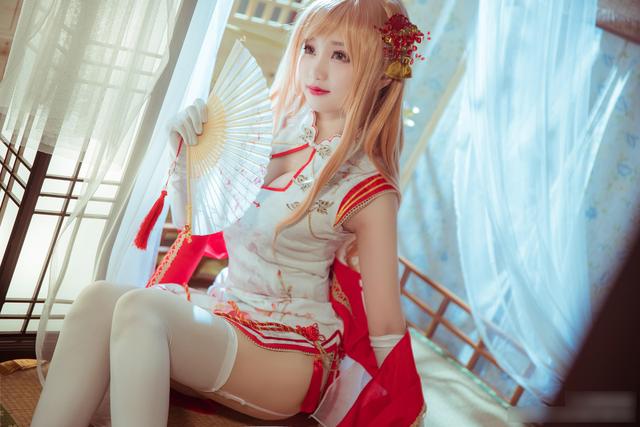 国人长相甜美的妹子COS旗袍装亚丝娜！质量很高的唯美COSPLAY作品