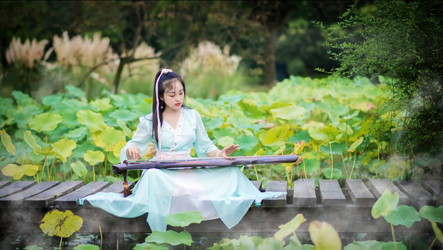 蝴蝶效应七星神剑彩色山上的美女真好看