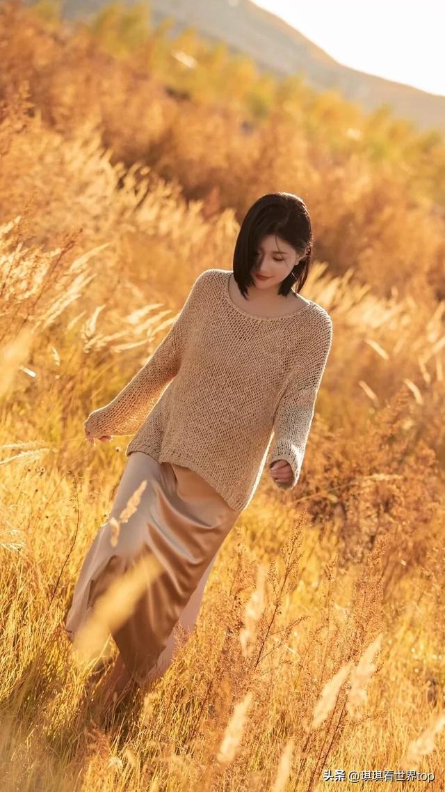 美女模特鲜艳成熟清纯写真