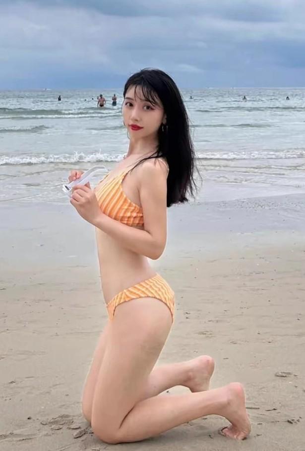 海边美艳诱惑！23岁火辣比基尼美女写真曝光！