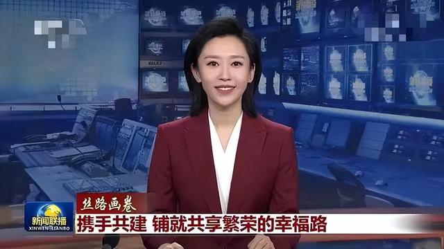 新闻联播90后美女主播受力捧！大量生活照曝光，清纯撞脸刘亦菲