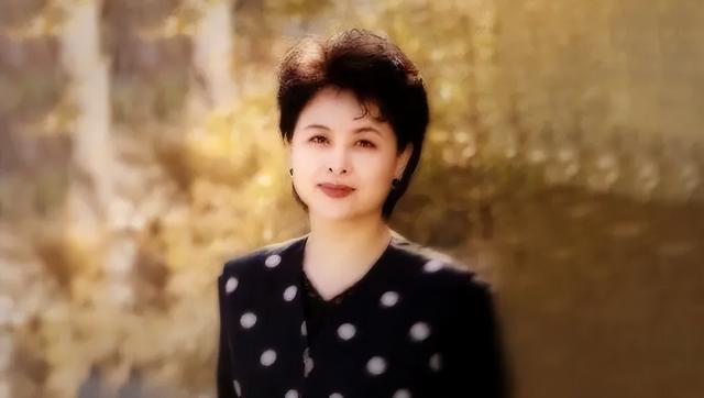 央视肖晓琳退休5个月，在美国儿子家死去，临终26字遗言太深刻