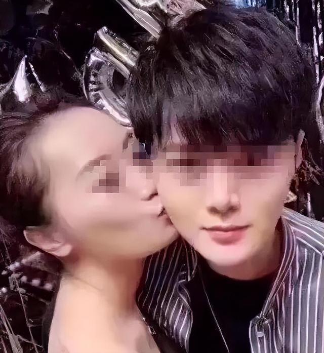 白马会所覆灭记：女富婆的“天上人间”，因“头牌鸭王”一夜倒闭