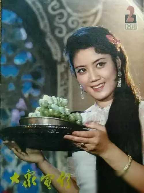 外鼻翅过大 李秀明算顶级大美女吗？看她和张瑜等人的合照就知道