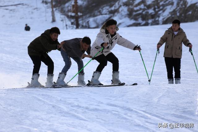 冰天雪地，美女天龙池雪场上演零度“青春与激情”