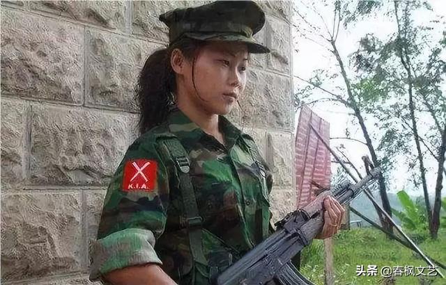 不爱红装爱绿装：女兵体检现场“美女如云”，全是绝代佳人