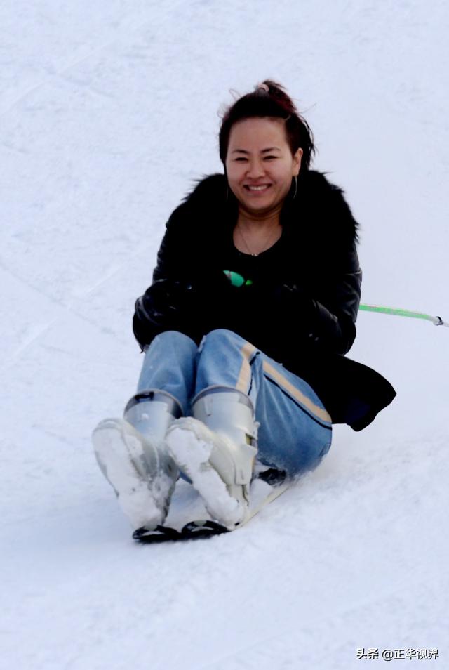 冰天雪地，美女天龙池雪场上演零度“青春与激情”