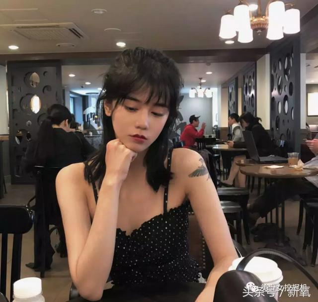 网红少女风写真新出炉，小宅夏夏美出新高度，林姗姗照骗似大妈！