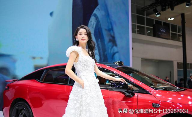 甜美可爱婀娜多姿 2024北京车展最佳美女模特合辑