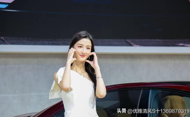 甜美可爱婀娜多姿 2024北京车展最佳美女模特合辑