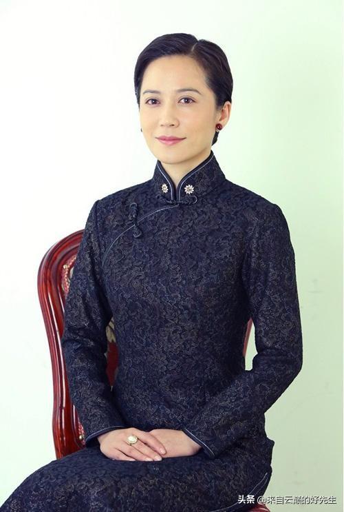 “宝髻松松挽就，铅华淡淡妆成”，谁是民国画风走出的旗袍女神？