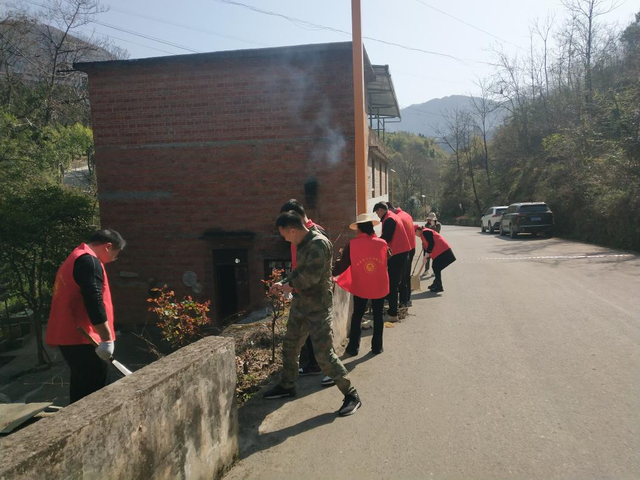 旬阳市甘溪镇：人居环境整治忙，奏响“和美乡村”进行曲