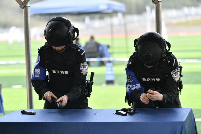 战术演练、索降、排爆，川渝女特警首次联合警务演训展风采