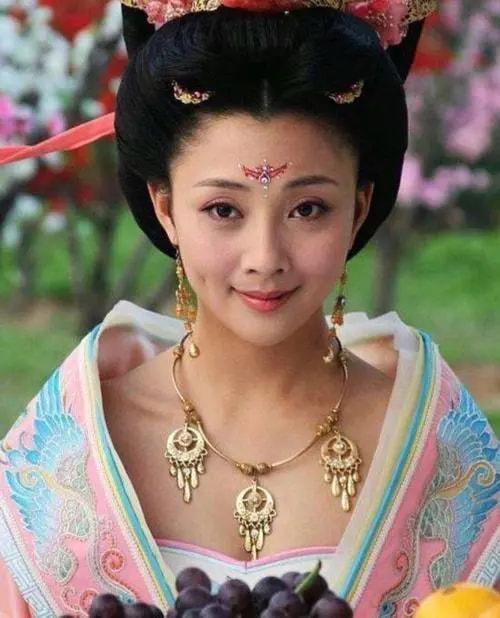 5位古装绝美的女星，景甜袁冰妍在榜，佟丽娅让整个后宫美人妒忌