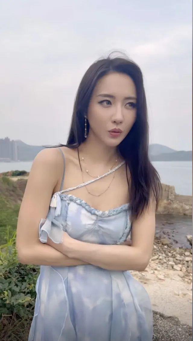 TVB前美女歌手大晒近照，网友指像周海媚！她也承认了