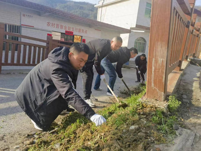 旬阳市甘溪镇：人居环境整治忙，奏响“和美乡村”进行曲