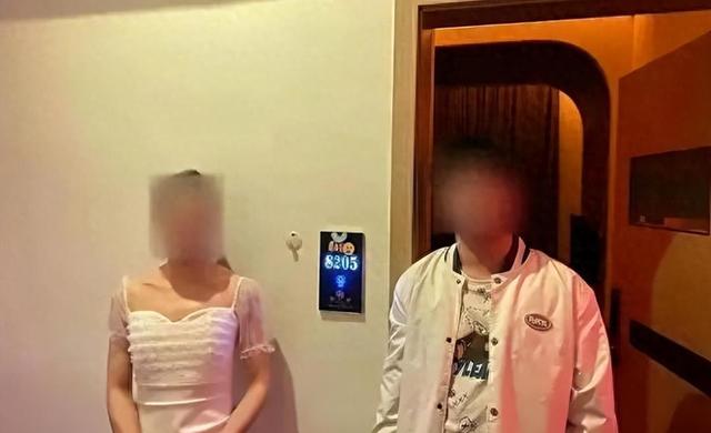 美女每天仅工作2个小时，年收入200多万！开奔驰住别墅