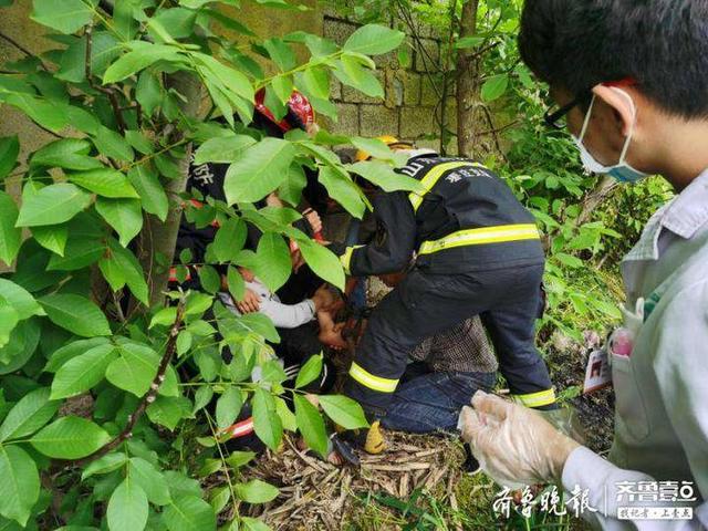 揪心！枣庄一小女孩在麦地被耙子扎穿脚底