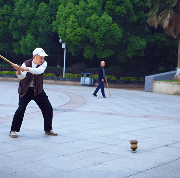 美国美女来中国旅游，第二天上街就迷茫的直呼：中国男人真奇怪