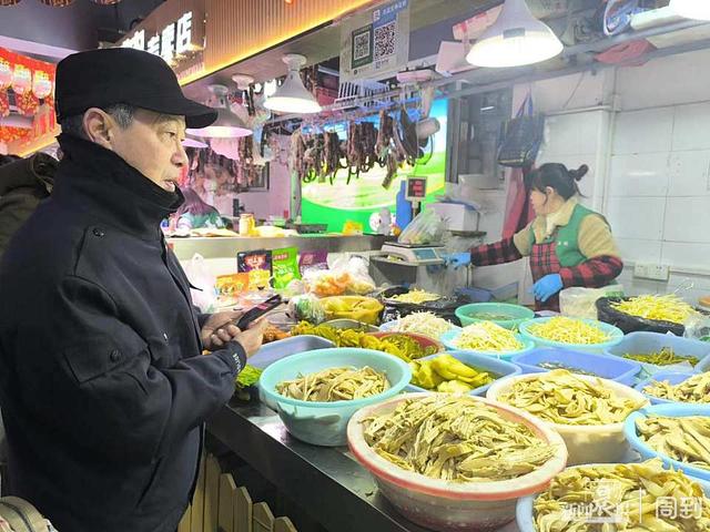 停车有车库、美食有网红、早餐保供应……杨浦的菜场市集，有你想要的年味