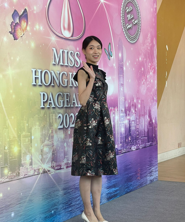 2023港姐6人退赛：2位内地美女教师不舍铁饭碗，白富美遭家人劝退