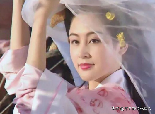 内地“顶级女神”，不打针不整容，个个自然老去，有皱纹也很美