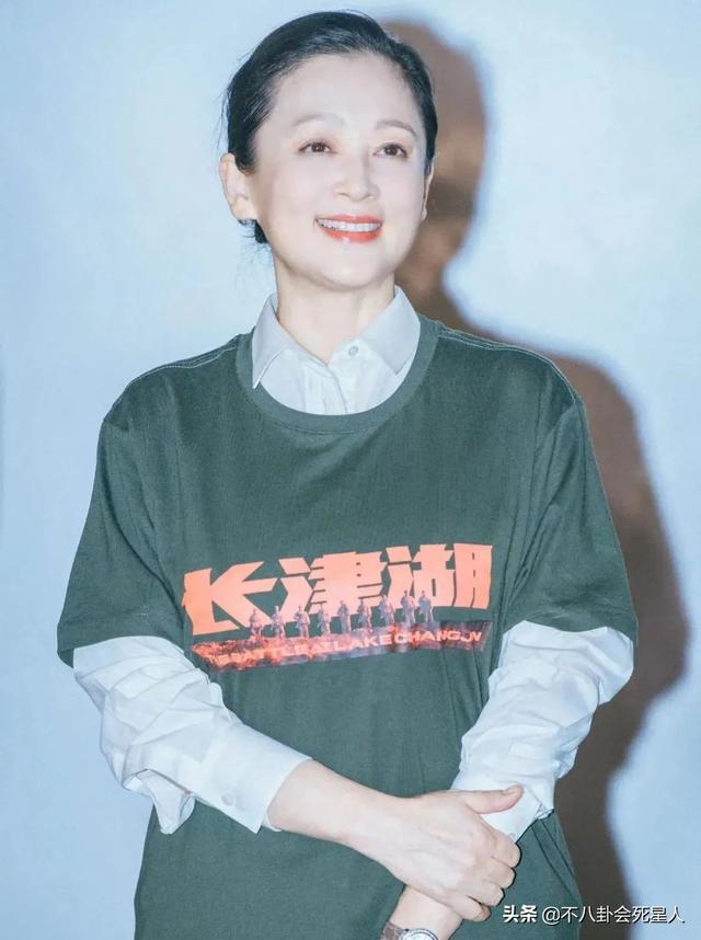 内地“顶级女神”，不打针不整容，个个自然老去，有皱纹也很美