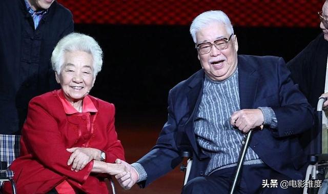 89岁老戏骨于洋，与妻子携手走过66年仍恩爱如初，如今一家很幸福