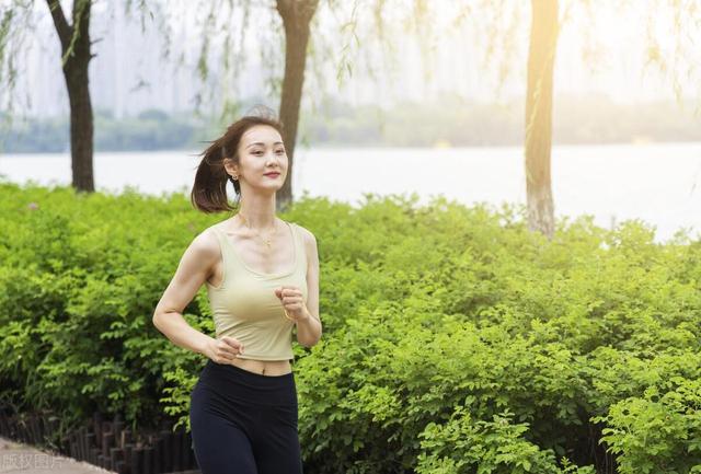 女生运动时，要怎么固定抖动的胸？医生给你支招