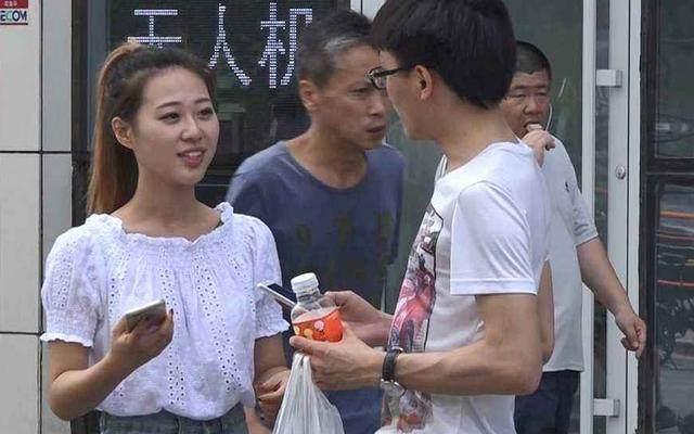 10个搭讪女生的核心套路，缺一不可。赶紧学习一下