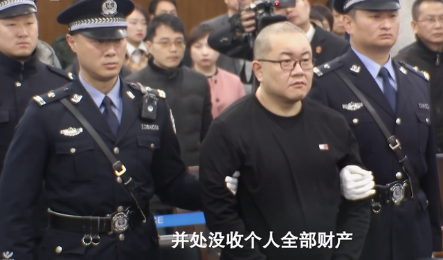 惊动中央的孙小果，判死刑后又活20年，身世背景全曝光太“黑”了