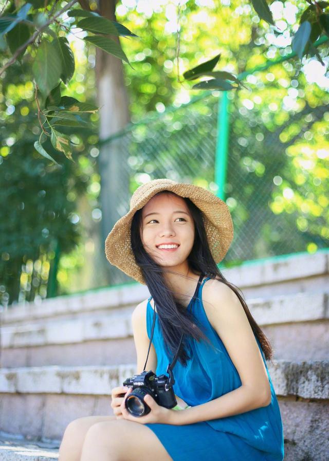 校花女神，本期来自中国海洋大学，法语专业情窦初开的美少女