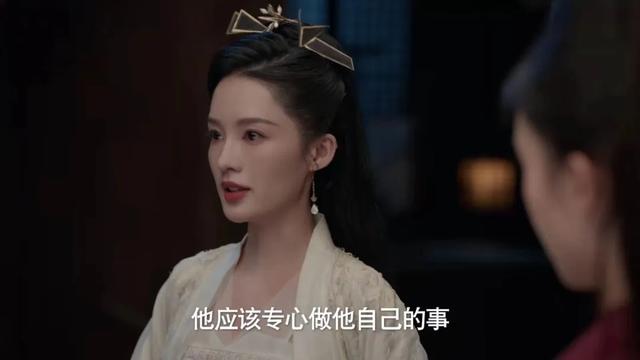 李小冉晒庆余年四美聚会照，肚皮都喝红了，笑称四姐妹又美又会演