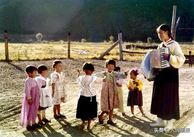 朝鲜族姑娘申淑子，1960年曾是长白山麓一个偏僻山村的幼儿教师