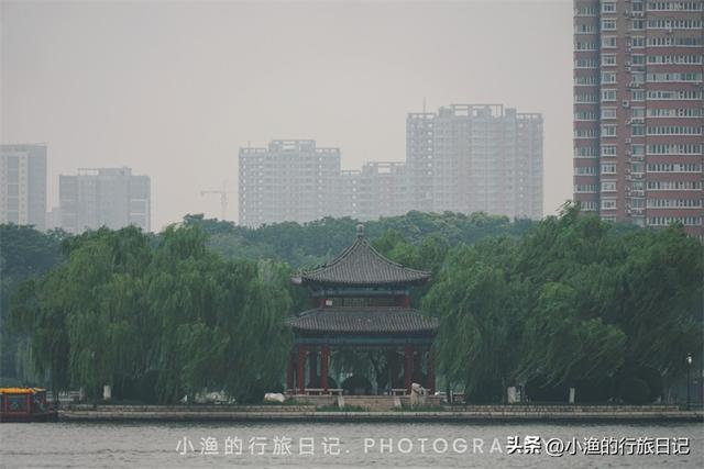 中国罕见天然泉水湖，因一个美女家喻户晓，今是5A景区还免费开放