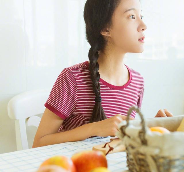 校花女神，本期来自中国海洋大学，法语专业情窦初开的美少女