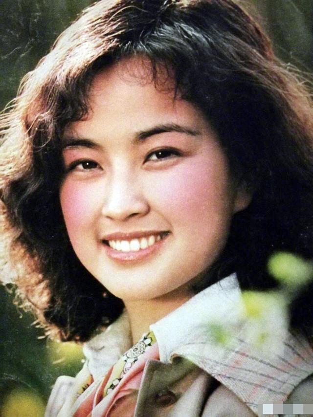 十位女演员 代表80年代各种美 刘晓庆娇媚 龚雪清丽 斯琴高娃质朴