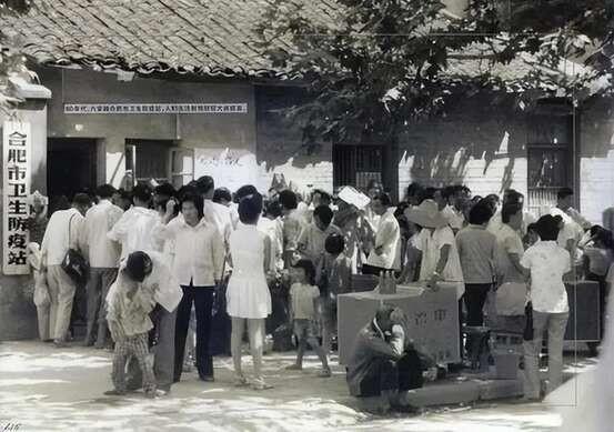 1974年，南京美女护士遭侵害，双腿叉开