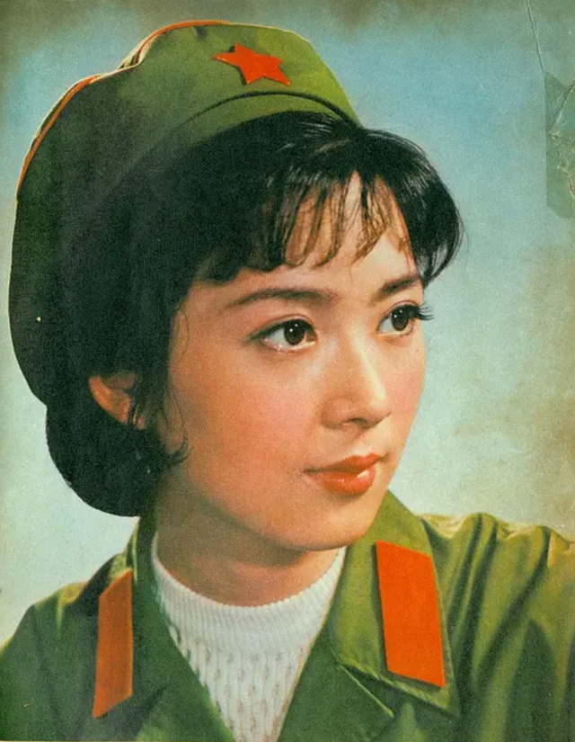 80年代“第一美女”龚雪，因流氓案远走美国，如今过得如何了？