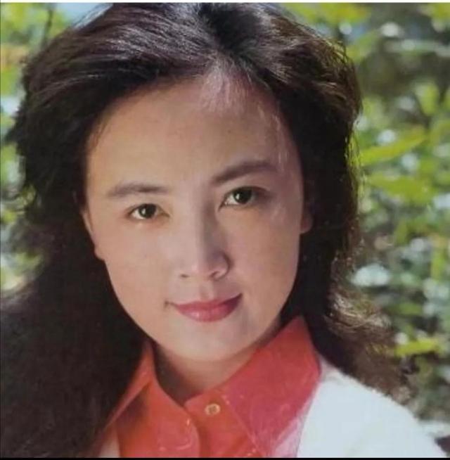 南洋女儿情：曾经屡屡出现在挂历上的美女，饰演陆家老太依旧惊艳