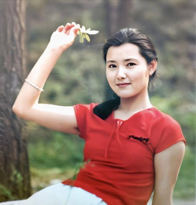 谁说杨丽坤之后，再无美人？80年代这5位女星的颜值，同样很惊艳