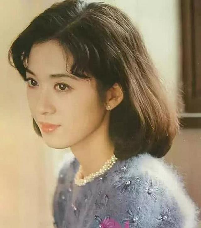 80年代“第一美女”龚雪，因流氓案远走美国，如今过得如何了？